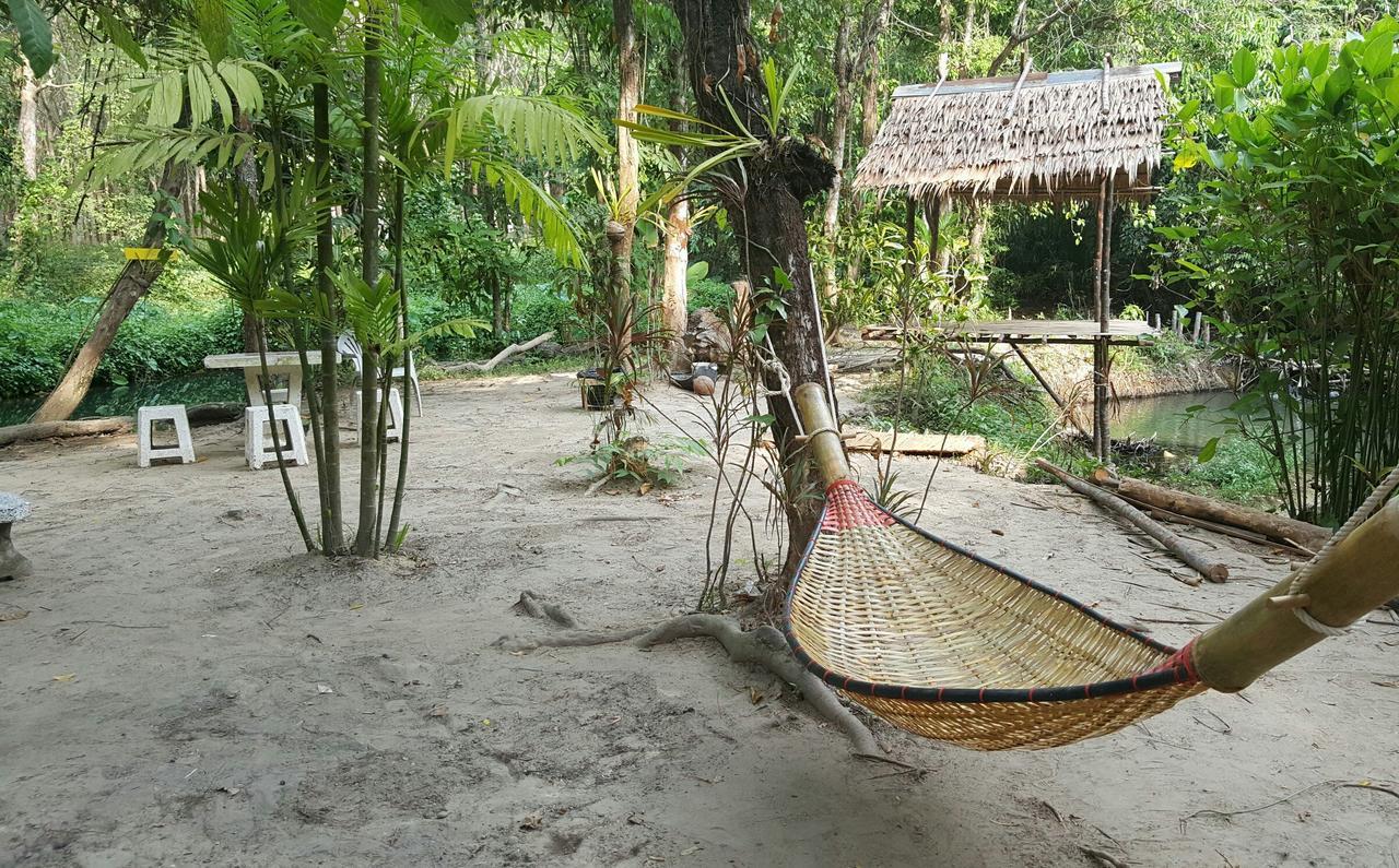 فندق Hug Rimtharn Ban Khao Klom المظهر الخارجي الصورة